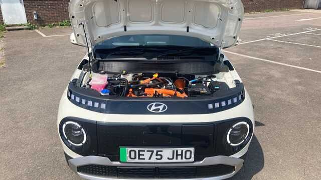 Hyundai INSTER 85kW 02 49kWh 5dr Auto Electric Hatchback Natural Ivory