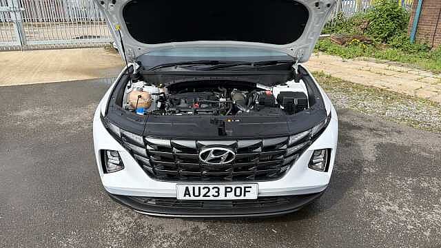 Hyundai TUCSON 1.6 TGDi SE Connect 5dr 2WD Petrol Estate White