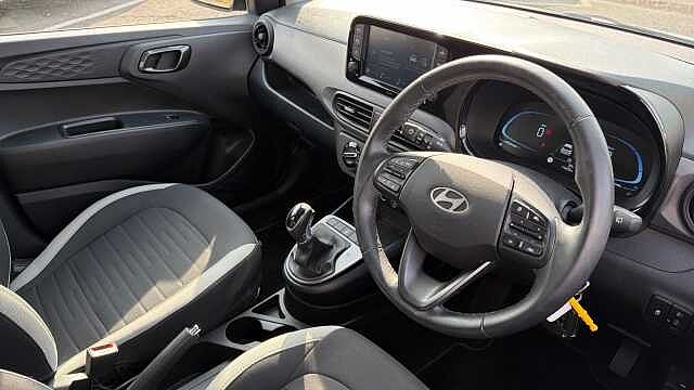Hyundai i10 1.0 Advance 5dr Auto Petrol Hatchback