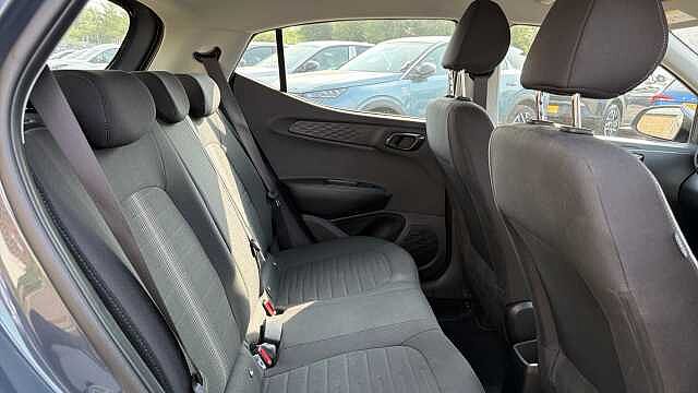 Hyundai i10 1.0 Advance 5dr Auto Petrol Hatchback