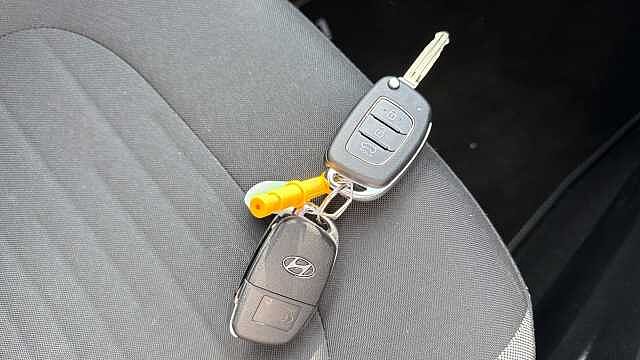 Hyundai i10 1.0 Advance 5dr Auto Petrol Hatchback