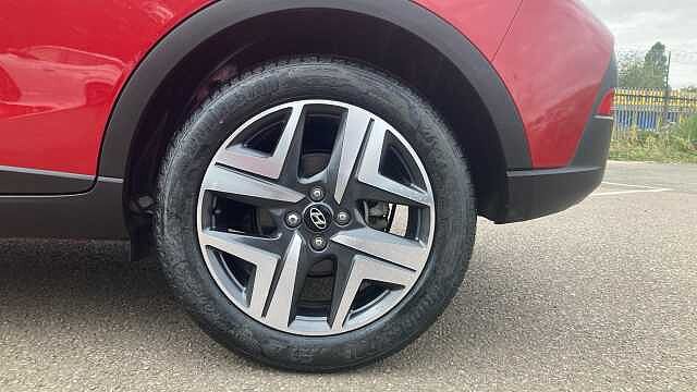 Hyundai BAYON 1.0 TGDi 48V MHEV Premium 5dr DCT Petrol Hatchback Red