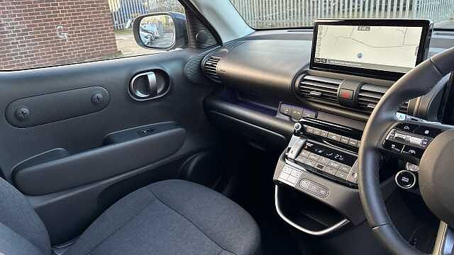 Hyundai INSTER 85kW 02 49kWh 5dr Auto Electric Hatchback Abyss Black - Pearl