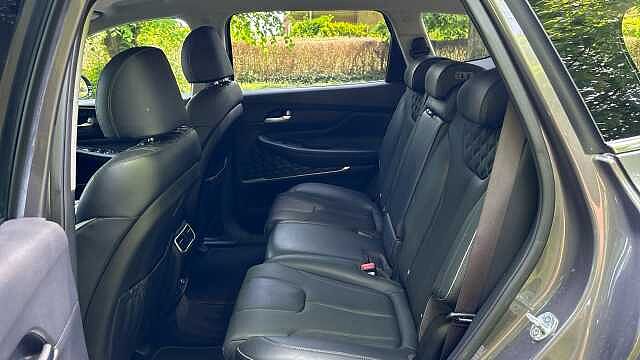 Hyundai SANTA FE 1.6 TGDi Hybrid Premium 5dr Auto Hybrid Estate Grey