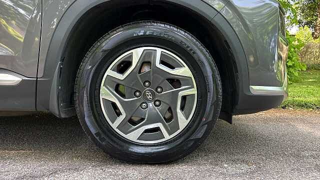 Hyundai SANTA FE 1.6 TGDi Hybrid Premium 5dr Auto Hybrid Estate Grey