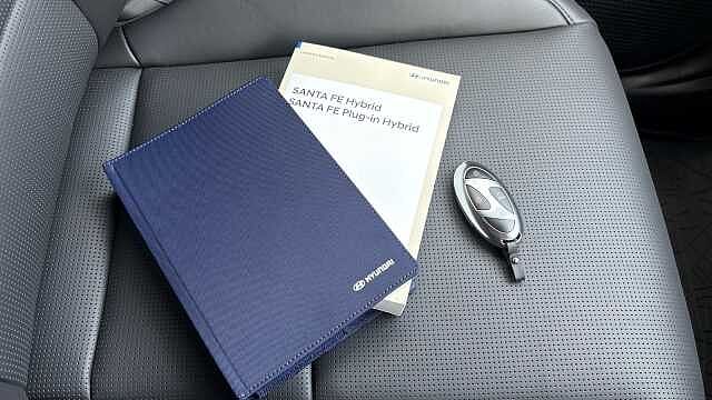 Hyundai SANTA FE 1.6 TGDi Plug-in Hybrid Calligraphy 5dr 4WD Auto Estate