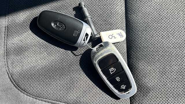 Hyundai TUCSON 1.6 TGDi 48V MHD N Line S 5dr 2WD DCT Petrol Estate Black