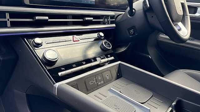 Hyundai SANTA FE 1.6 TGDi Plug-in Hybrid Ultimate 5dr 4WD Auto Estate Typhoon Silver - Metallic
