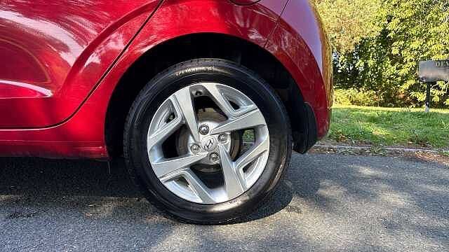 Hyundai I10 1.2 MPi SE Connect 5dr Petrol Hatchback Red