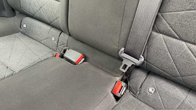 Hyundai BAYON 1.0 TGDi 48V MHEV SE Connect 5dr DCT Petrol Hatchback Red