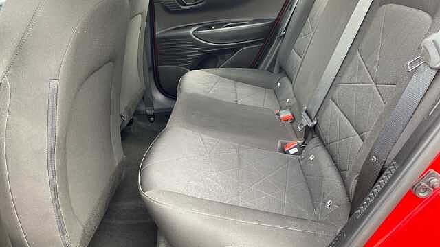 Hyundai BAYON 1.0 TGDi 48V MHEV SE Connect 5dr DCT Petrol Hatchback Red