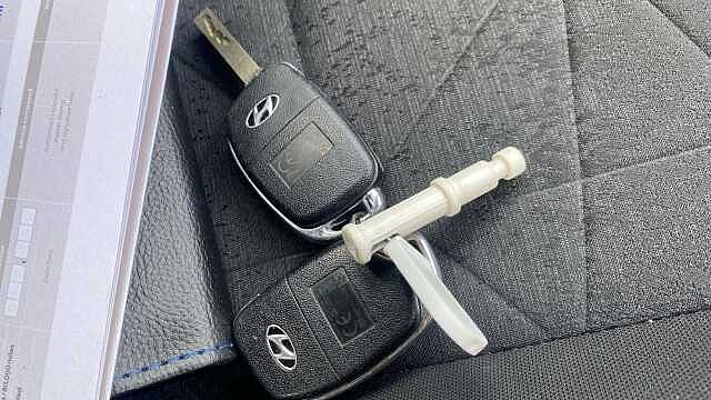 Hyundai BAYON 1.0 TGDi 48V MHEV SE Connect 5dr DCT Petrol Hatchback Red