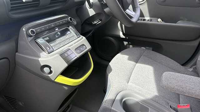 Hyundai INSTER 85kW Cross 49kWh 5dr Auto Electric Hatchback Natural Ivory - Solid