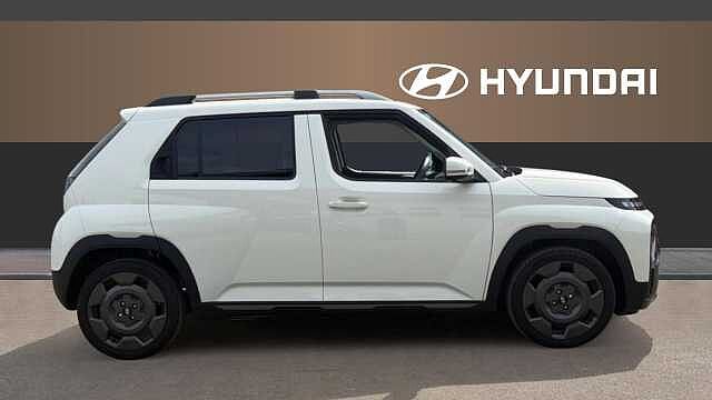 Hyundai INSTER 85kW Cross 49kWh 5dr Auto Electric Hatchback Natural Ivory - Solid