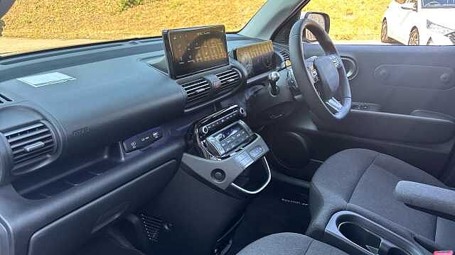 Hyundai INSTER 85kW 02 49kWh 5dr Auto Electric Hatchback Cream