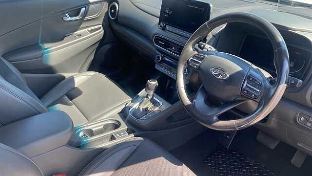 Hyundai KONA 1.6 GDi Hybrid Ultimate 5dr DCT Hybrid Hatchback White