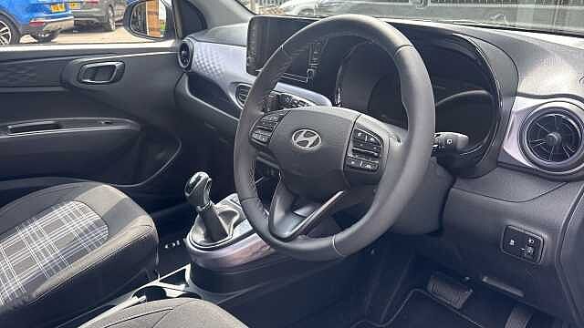 Hyundai i10 1.2 [79] Premium 5dr Auto [Nav] Petrol Hatchback
