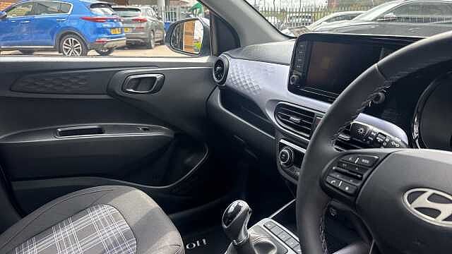 Hyundai i10 1.2 [79] Premium 5dr Auto [Nav] Petrol Hatchback
