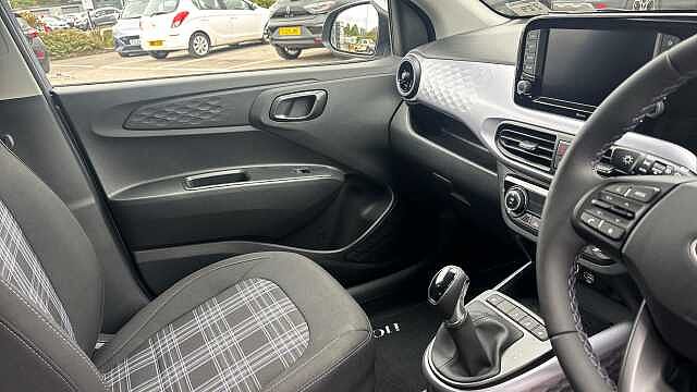 Hyundai I10 1.2 [79] Premium 5dr Auto [Nav] Petrol Hatchback Meta Blue - Pearl