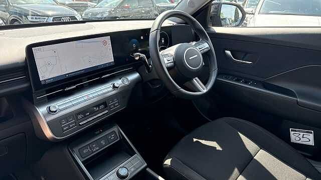 Hyundai KONA 1.6 Hybrid 138 Advance 5dr DCT Hybrid Hatchback Pearl - Abyss Black