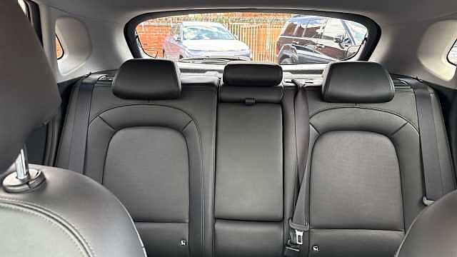 Hyundai KONA 1.6 GDi Hybrid Ultimate 5dr DCT Hybrid Hatchback White