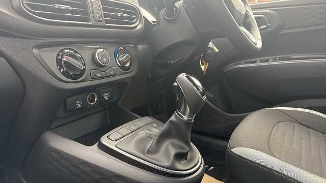 Hyundai i10 1.0 [63] Advance 5dr Auto [Nav] Petrol Hatchback