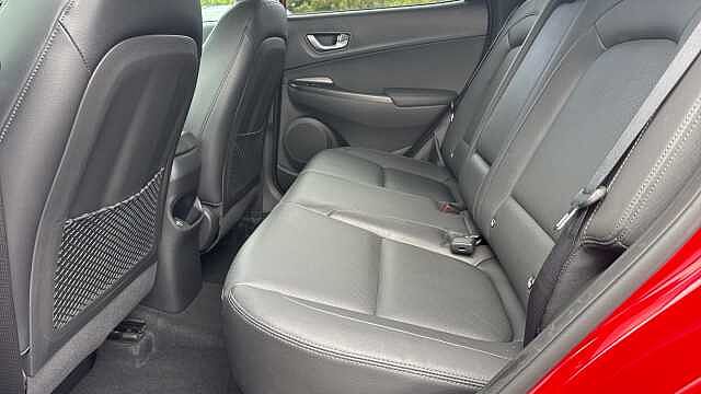 Hyundai KONA 1.6 GDi Hybrid Ultimate 5dr DCT Hybrid Hatchback Red