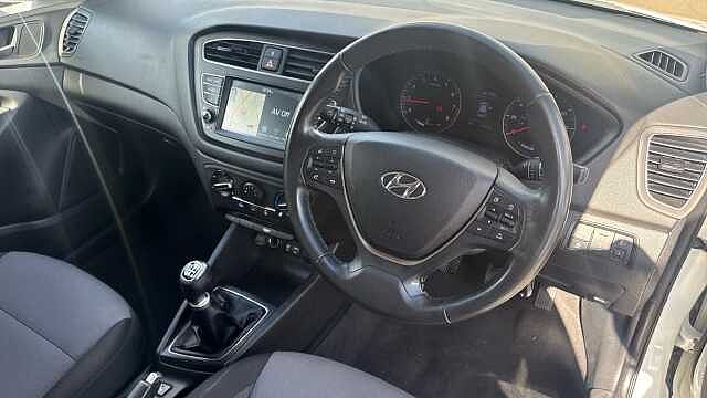 Hyundai I20 1.2 MPi Play 5dr Petrol Hatchback White