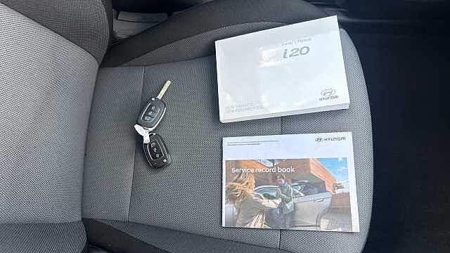 Hyundai I20 1.2 MPi Play 5dr Petrol Hatchback White