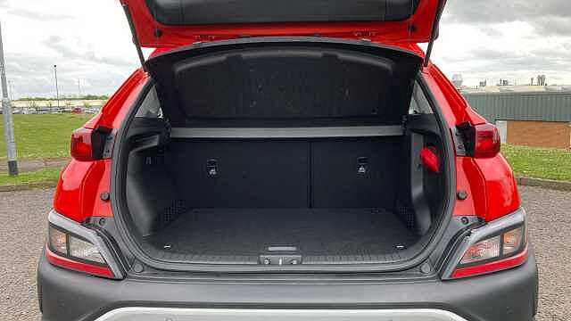 Hyundai KONA 1.6 GDi Hybrid SE Connect 5dr DCT Hybrid Hatchback Red