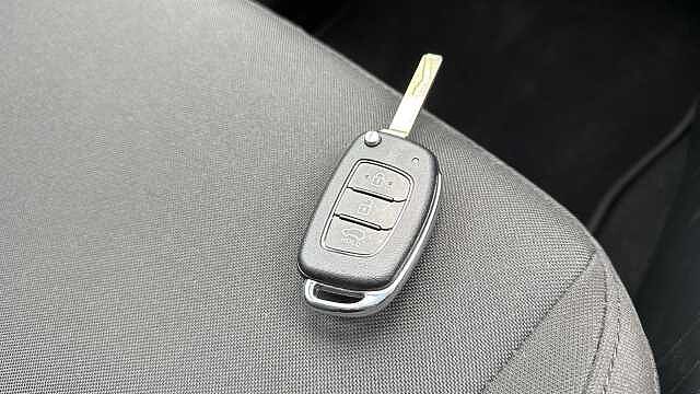 Hyundai i20 1.0T GDi 90 Black Line 5dr DCT Petrol Hatchback