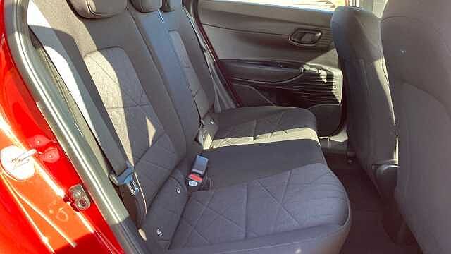Hyundai BAYON 1.0 TGDi 48V MHEV SE Connect 5dr DCT Petrol Hatchback Red