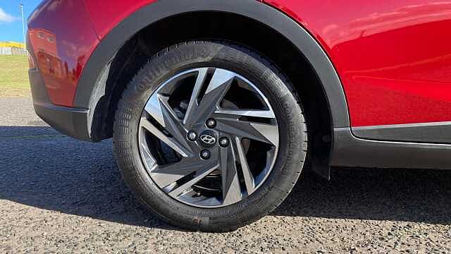 Hyundai BAYON 1.0 TGDi 48V MHEV SE Connect 5dr DCT Petrol Hatchback Red