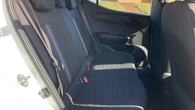 Hyundai I10 1.0 [63] Advance 5dr [Nav] Petrol Hatchback White