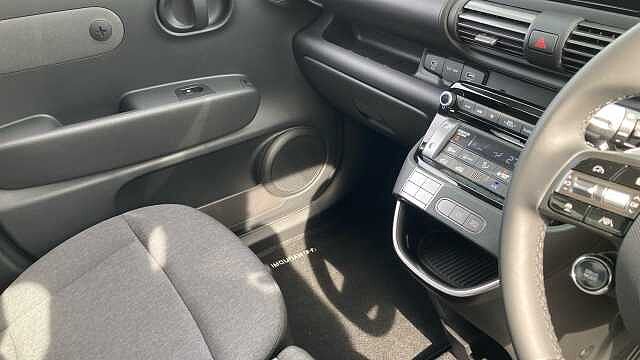Hyundai INSTER 85kW 01 49kWh 5dr Auto Pearl - Buttercream Yellow