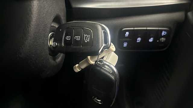 Hyundai I20 1.0T GDi 48V MHD Premium 5dr White
