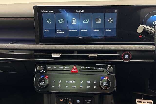 Hyundai I10 1.2 [79] Premium 5dr Auto [Nav] Petrol Hatchback White