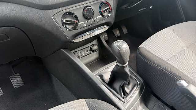 Hyundai I20 1.2 MPi S Connect 5dr Petrol Hatchback White