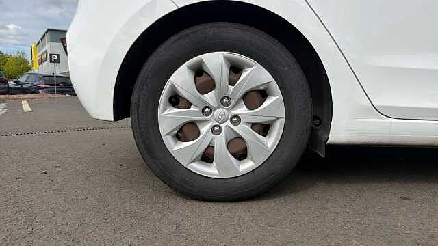 Hyundai I20 1.2 MPi S Connect 5dr Petrol Hatchback White