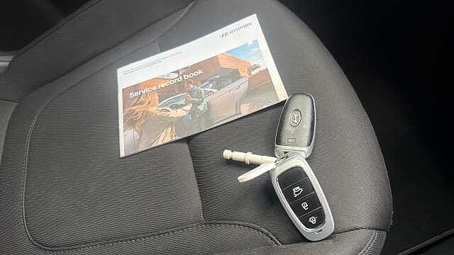 Hyundai TUCSON 1.6 TGDi Premium 5dr 2WD Petrol Estate Grey