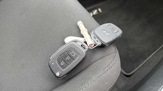 Hyundai I20 1.0T GDi Advance [Nav] 5dr Petrol Hatchback Black