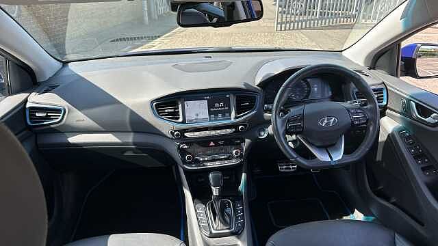 Hyundai IONIQ 1.6 GDi Plug-in Hybrid Premium SE 5dr DCT Hatchback