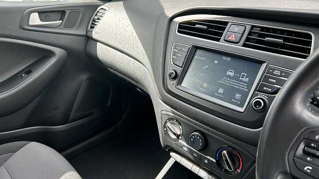 Hyundai i20 1.2 MPi SE 5dr Petrol Hatchback