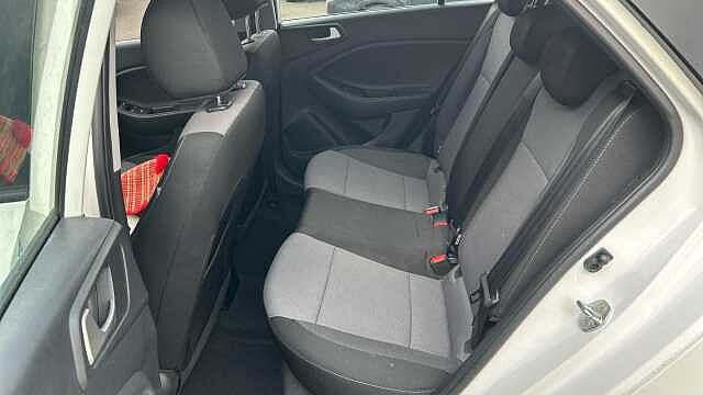 Hyundai i20 1.2 MPi SE 5dr Petrol Hatchback