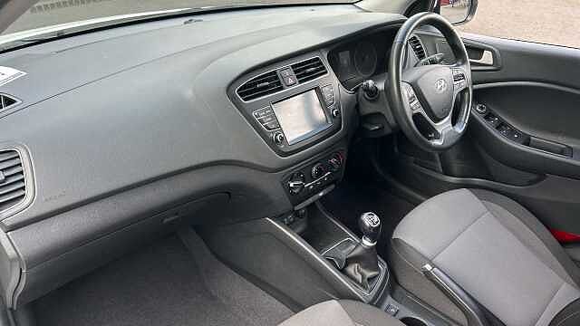 Hyundai i20 1.2 MPi SE 5dr Petrol Hatchback