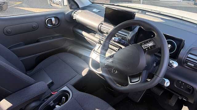 Hyundai INSTER 85kW 02 49kWh 5dr Auto Electric Hatchback