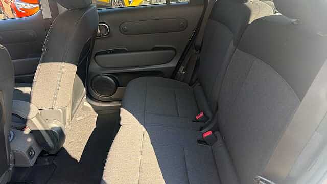 Hyundai INSTER 85kW 02 49kWh 5dr Auto Electric Hatchback