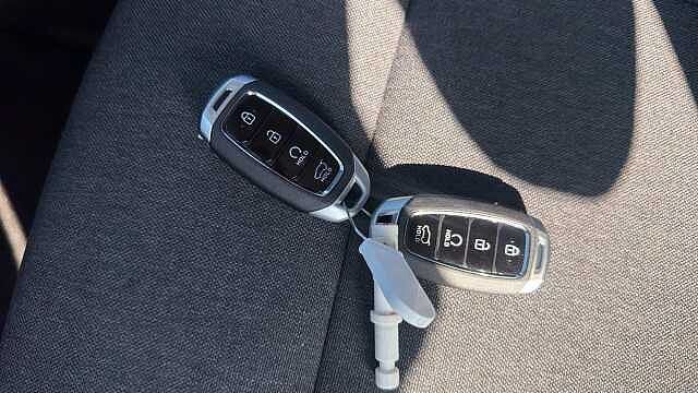 Hyundai INSTER 85kW 02 49kWh 5dr Auto Electric Hatchback