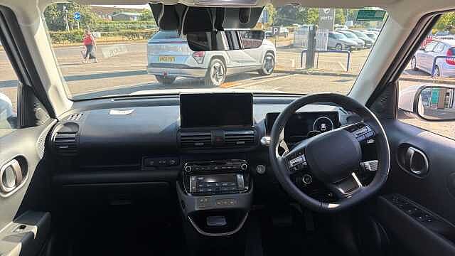 Hyundai INSTER 85kW 02 49kWh 5dr Auto Electric Hatchback