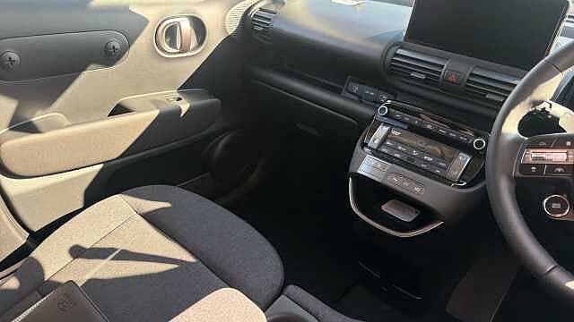 Hyundai INSTER 85kW 02 49kWh 5dr Auto Electric Hatchback